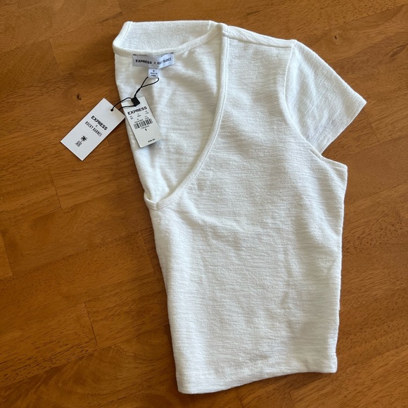 Express x Rocky Barnes Crop Tee - NWT - Picture 3 of 4